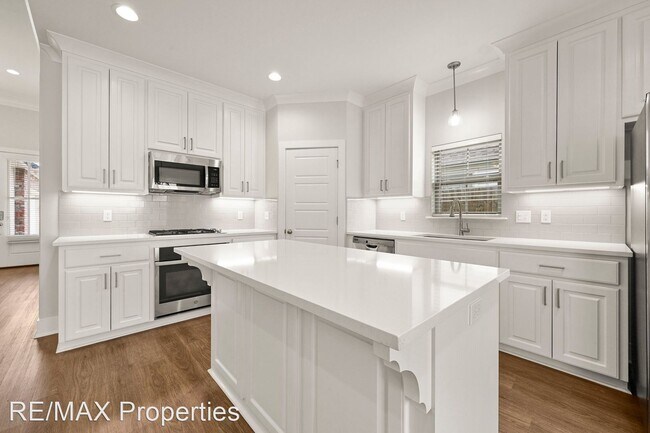 Foto del edificio - 3 br, 2 bath House - 545 Silverbill Ln
