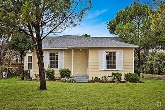 Building Photo - 1613 M Pl