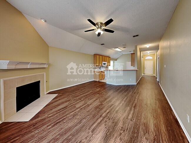 Building Photo - 7090 Chinquapin Drive