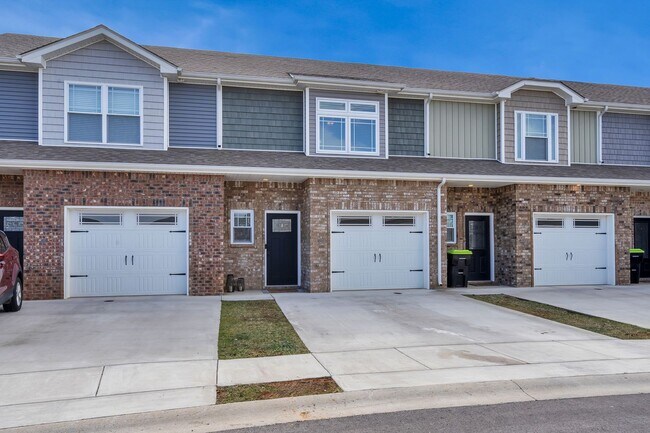 Building Photo - Pet Friendly Two Bedroom!