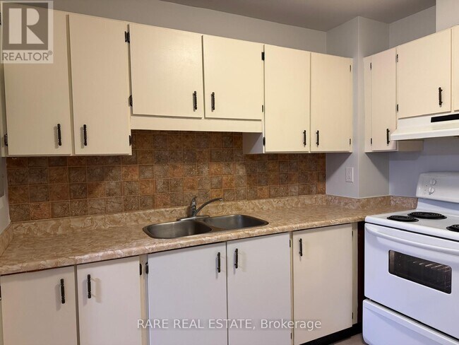 Photo du bâtiment - 35 Bredin Pkwy