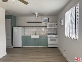 Building Photo - 1034 1/2 N Bonnie Brae St