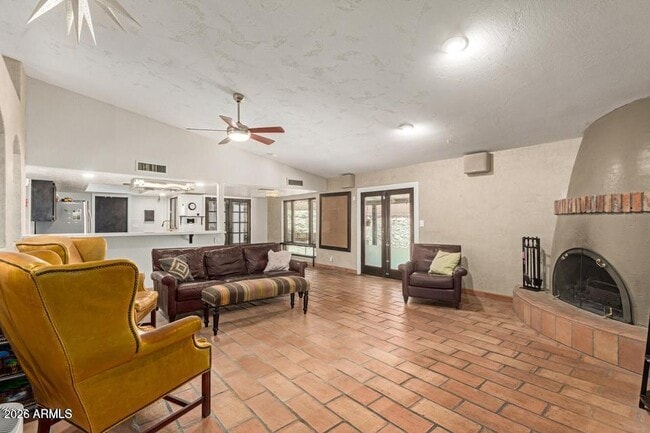 Building Photo - 239 E Aster Dr