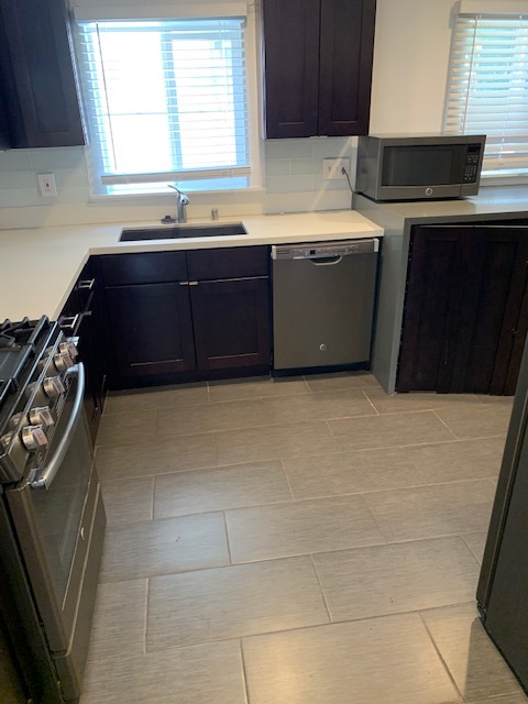 great kitchen - 4308 Lockwood Ave