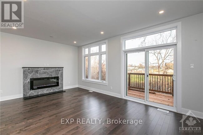 Building Photo - 861 Connaught Ave