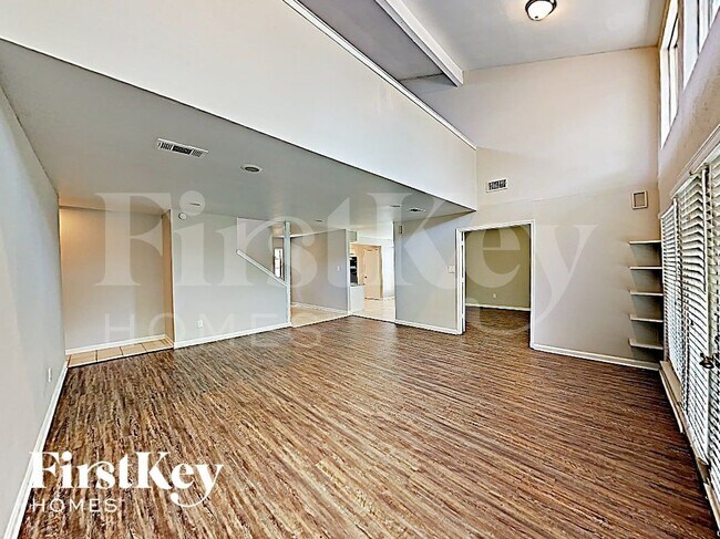 Foto del edificio - 13818 Lynnwood Ln