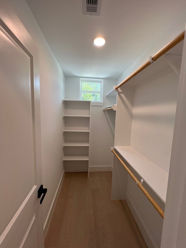 Foto del edificio - 4414 Elmwood St