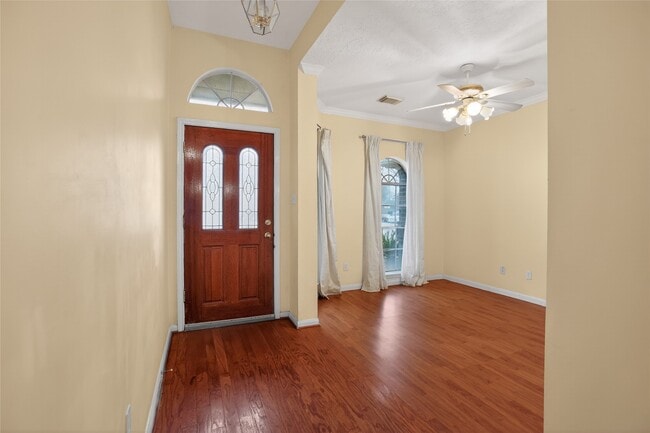 Foto del edificio - 12530 Meadowglen Dr