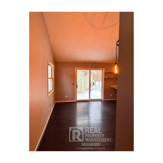 Foto del edificio - Beautiful 3 Bedroom, 2 Bathroom Home in Clarksville, MI