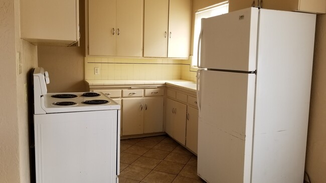Building Photo - 1474 Duplex