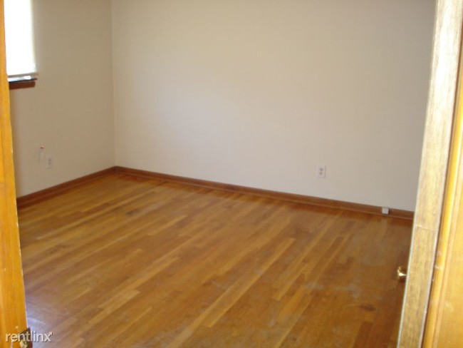 Foto del edificio - 2 br, 1 bath Apartment - 1175 Woodhull