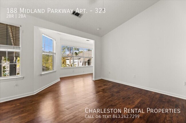Foto del edificio - 188 Midland Pkwy
