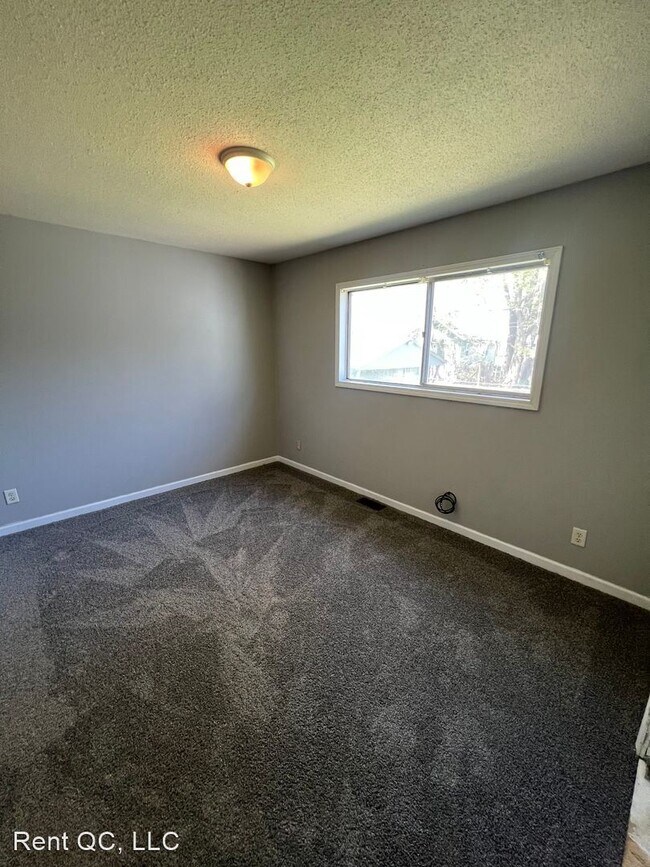 Building Photo - 3 br, 1 bath House - 1216 9th St.