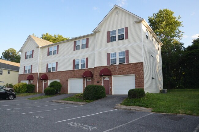 Foto del edificio - 311 Emerson Ln