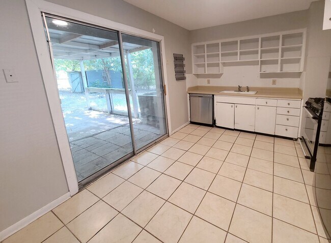Building Photo - 4 Bed Home in Norman