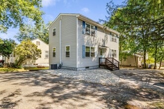 Building Photo - 4 White Birch Trail