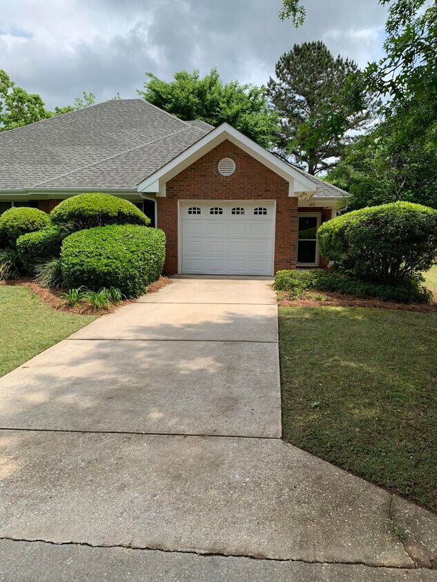 1617 Overcup Cir, Auburn, AL 36830 Townhome Rentals in Auburn AL