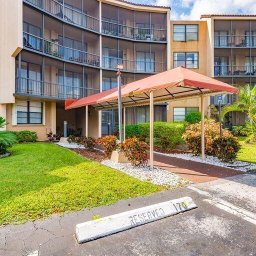 Foto principal - 3900 N Hills Dr