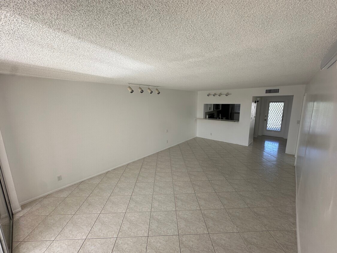 9520 Seagrape Dr Unit 302, Davie, FL 33324 Condo for Rent in Davie