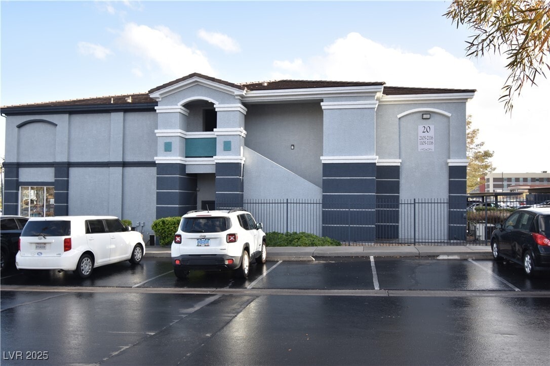 Building Photo - 6955 N Durango Dr