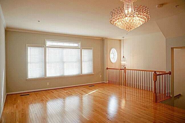 Foto del edificio - Exquisite Townhouse in Orchard Run Germantown