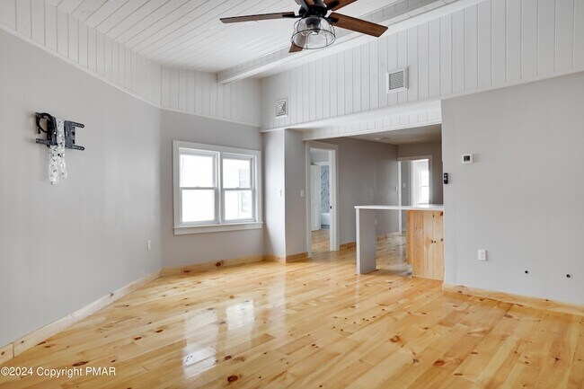 Foto del edificio - 314 Main St