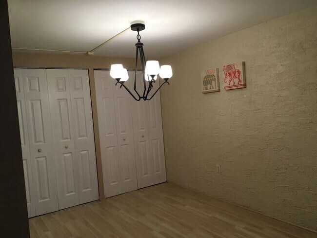 Foto del edificio - 812 Stratford Dr