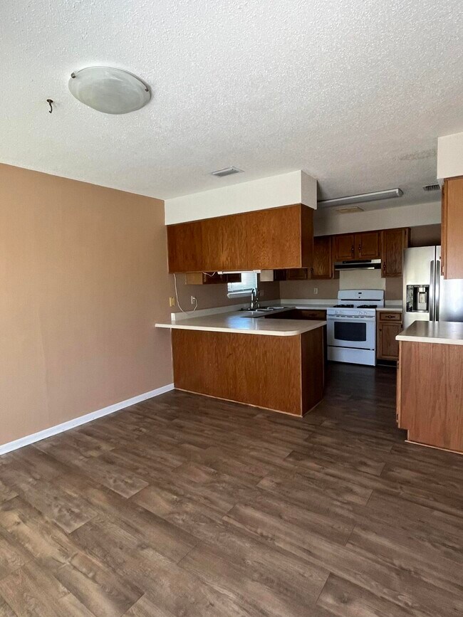 Building Photo - 836 Boulevard De L'Orleans