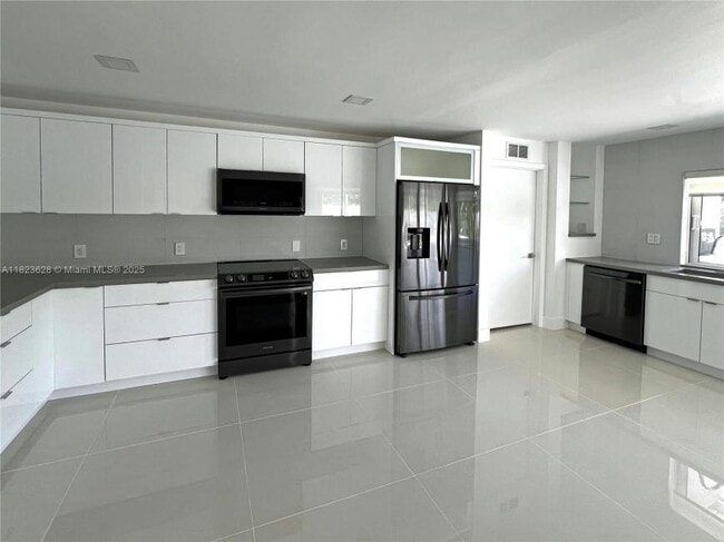 Foto del edificio - 3 bedroom in Hollywood FL 33019