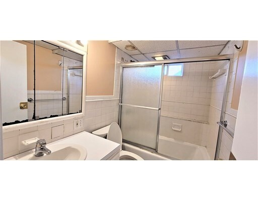 Building Photo - 4 Royal Dane Dr