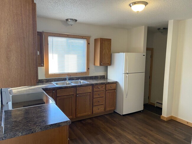 Foto del edificio - 3 Bed 2 Bath Duplex in Quiet Neighborhood!!