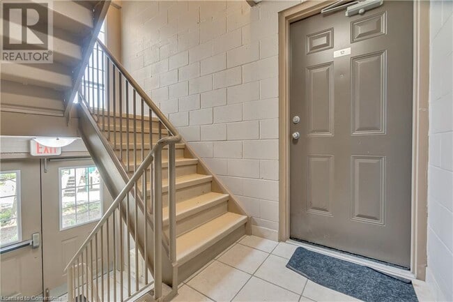 Photo du bâtiment - 950 Highland Rd W