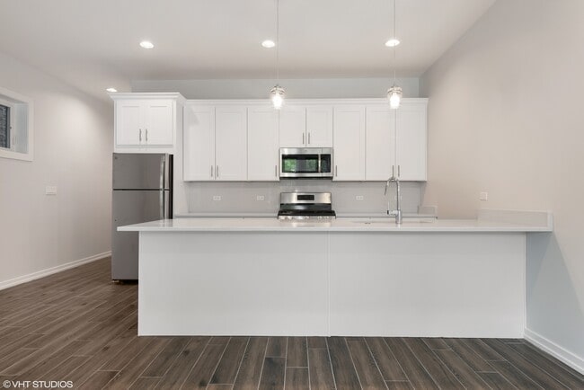 Building Photo - 4533 S Vincennes Ave