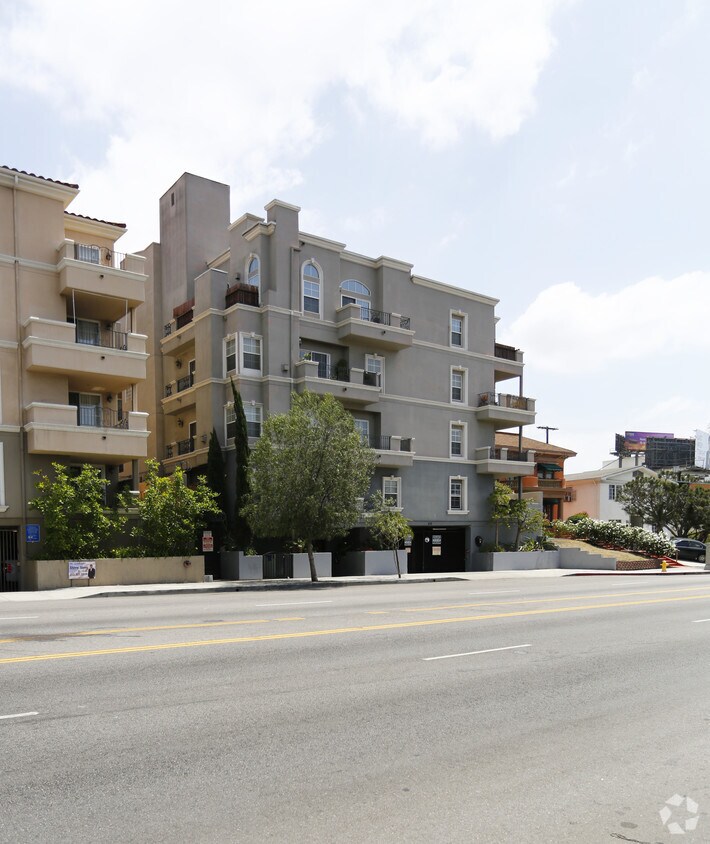 Building Photo - 616 S Wilton Pl