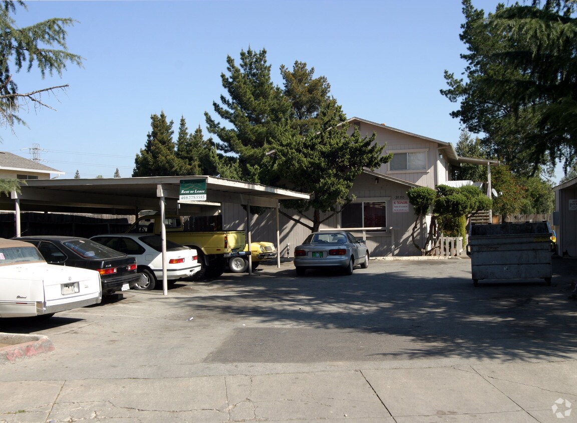 Foto del edificio - 7530 Rogers