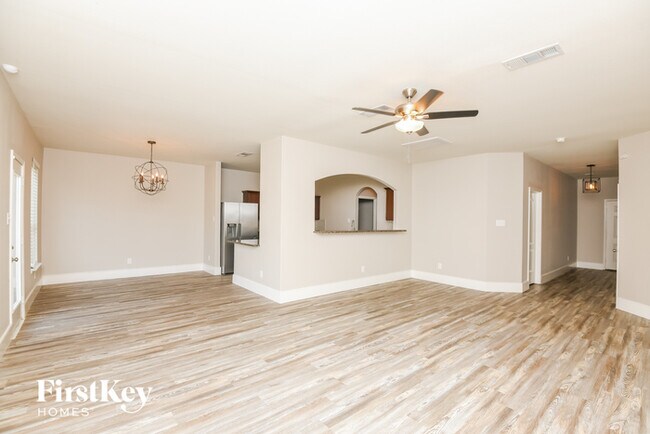 Foto del edificio - 6224 Ryan Creek Rd