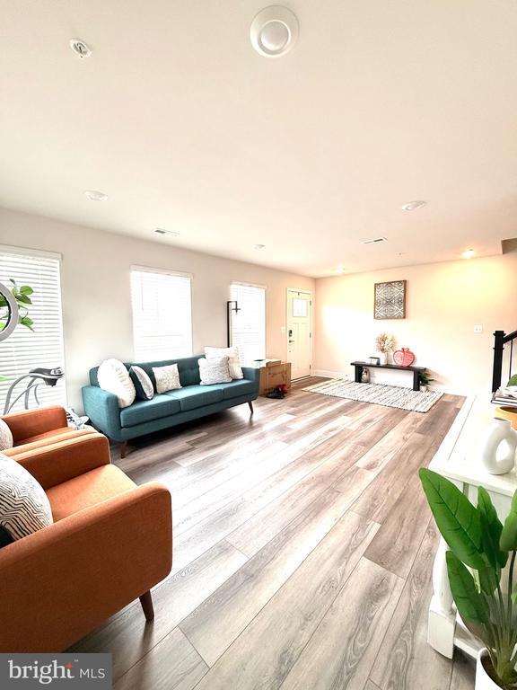 Building Photo - 11470 St Luke Dr