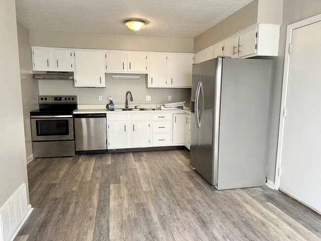 Foto del edificio - 351 Chadwick Pl