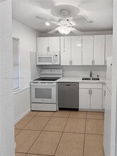 Building Photo - 7897 Golf Cir Dr