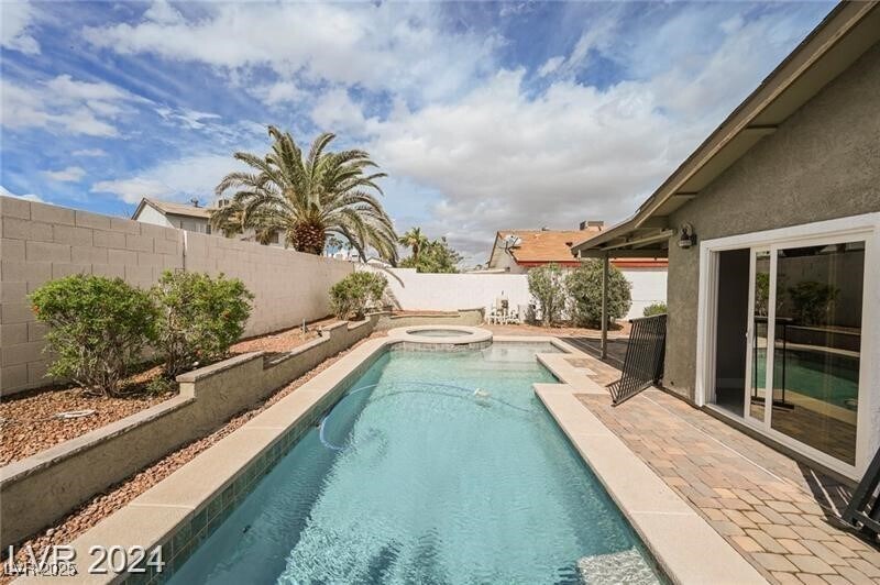 Foto del edificio - 3991 Redwood St