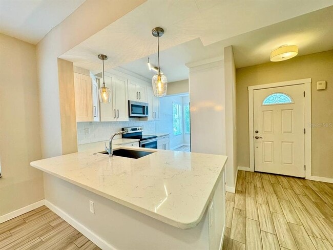 Building Photo - 4811 Bayshore Blvd