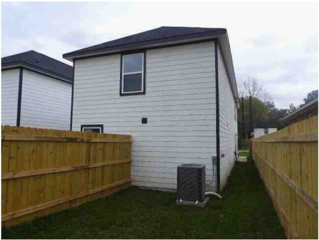 Foto del edificio - 6011 Wedgefield St