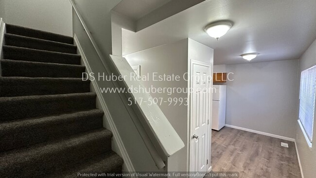 Building Photo - 909 Vincent Ct