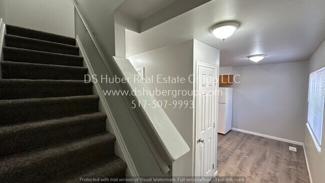 Foto del edificio - 909 Vincent Ct