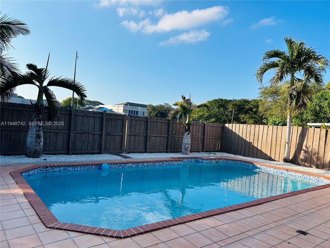 Foto del edificio - 9752 SW 145th Pl