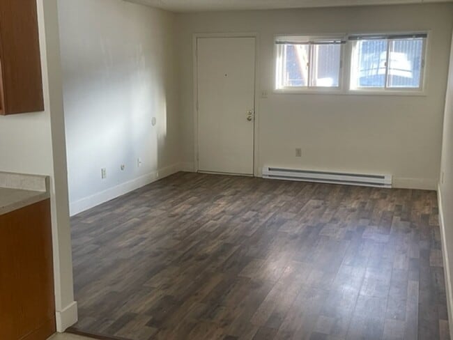Building Photo - 1502 Ernest Ave