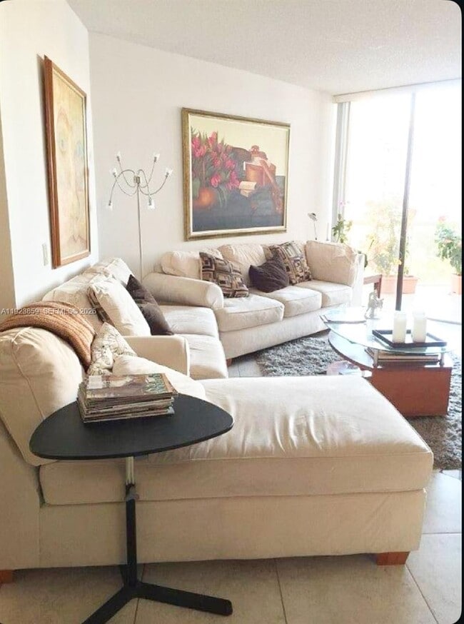 Foto del edificio - 3610 Yacht Club Dr