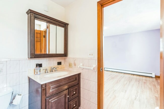 Photo - 65 School St Apartment