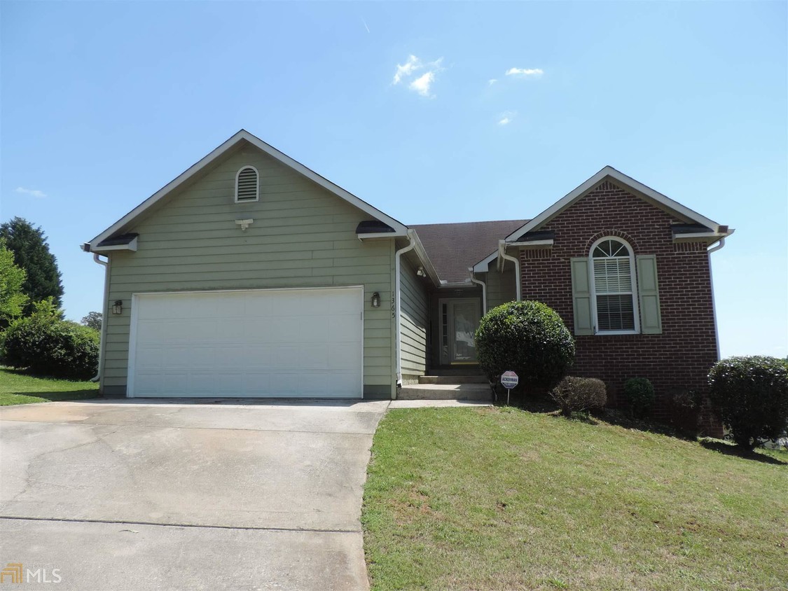 Primary Photo - 1365 Crestridge Ln