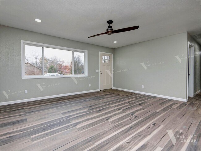 Foto del edificio - Spacious 4-Bedroom, 3-Bath Home for Rent i...